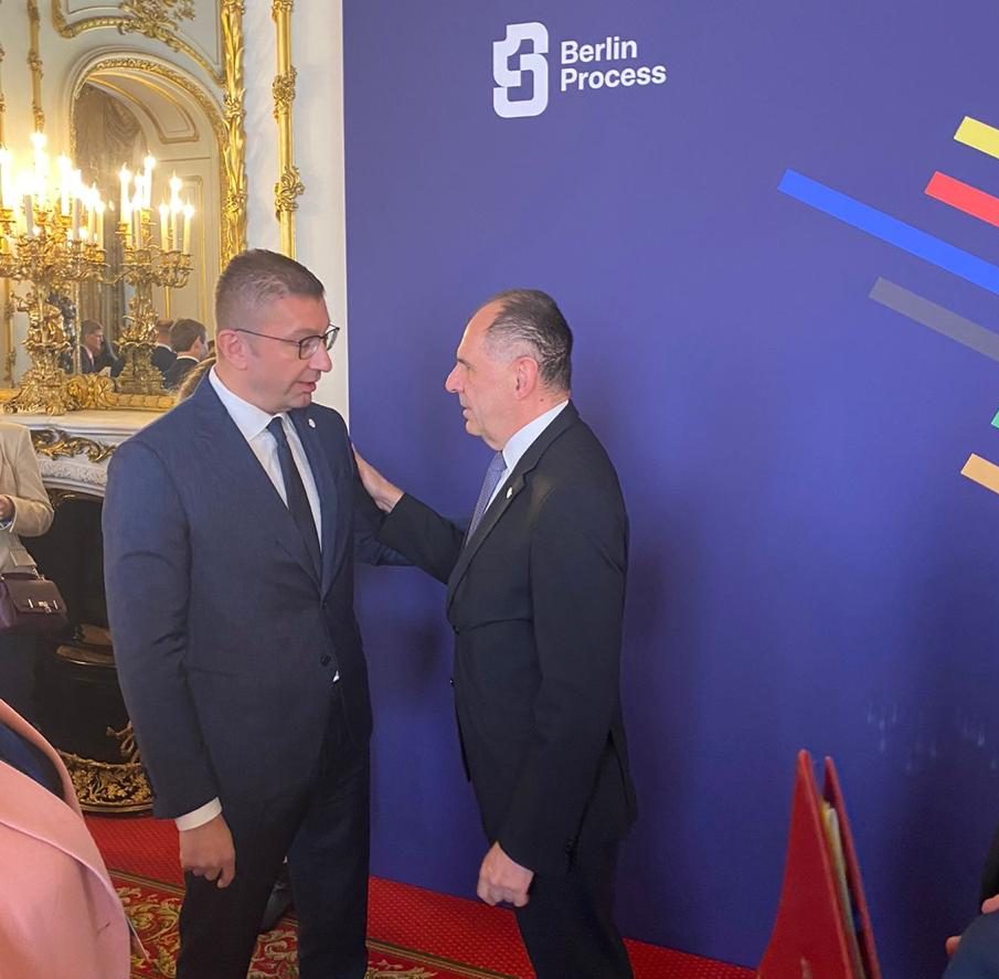 И Грците го кажаа Мицкоски… Разговаравме за мигрантите