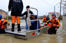 Поплавите ја однесоа првата жртва во Албанија