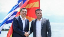 Ципрас во новата книга открива: „Ќе ни падне ли Владата за еб*** име?“