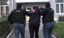 Српската полиција приведе две лица поради сомневање за напад врз уставниот поредок на државата