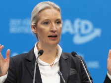 Германската AфД во невиден скандал: Обвинети се за шпионажа за Русија