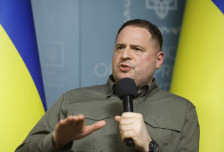 Главниот советник на Зеленски, Андриј Јермак, поднесе оставка по големиот корупциски скандал