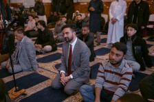 Мамдани на прва молитва во џамија откако беше избран за градоначалник на Њујорк