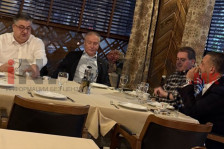 (Фото) Ексклузивно! Црвенковски фотографиран со министер во Владата на Мицкоски