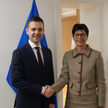 Муцунски на средба со Кос во Брисел: Потврдена посветеноста кон евроинтеграциите