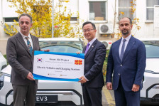 Кореја донираше осум електрични возила за Министерството за здравство