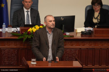 Снопче: Ќе има криза и масовно иселување ако Бугарите не се внесат во Уставот