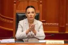 Специјалниот суд ја суспендира албанската вицепремиерка Балуку од должност и ѝ забрани напуштање на земјата