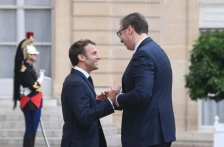 Средба на Макрон и Вучиќ во Париз