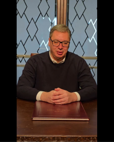 (Видео) Вучиќ разговарал со Дијана Хрка, мајката што штрајкува со глад: Загрижен сум за нејзиното здравје