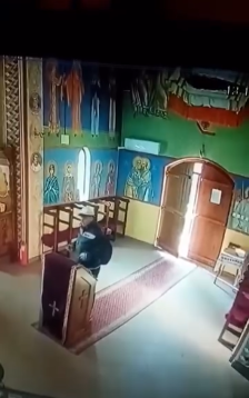 Крадец снимен во црква во Катланово, собира пари од икони