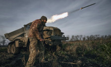 Њузвик: Евентуална војна на Русија со НАТО ќе биде многу побрза од онаа во Украина