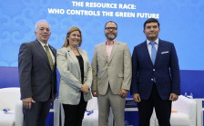 Министерката Божиновска за 16 месеци била на 22 службени патувања во странство