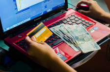 Нема веќе евтини нарачки од Тему: Сите пратки од странство ќе подлежат на ДДВ