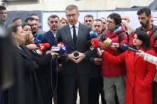 (Видео) Мицкоски не прифати ниту едно барање на родителите на починатите од дискотеката Пулс