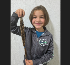 МАЛ ХЕРОЈ СО ГОЛЕМО СРЦЕ: Дарио ја скрати косата за благородна цел!