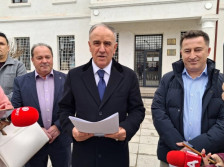 Градоначалникот на Струга се заканува со нови избори за Советот