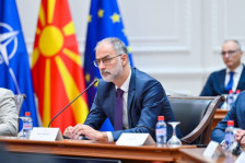 ДУИ го обвинува за нечовечки, понижувачки и дискриминаторски третман на 76 вработени во Министерството за меѓуетнички односи, сите Албанци