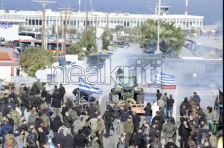 Сериозни инциденти меѓу земјоделците и полицијата на Крит – затворен аеродромот во градот Ираклио