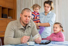 На едно семејство за живот му требаат најмалку 65.492 денари месечно