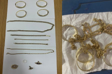 Жена ограбила куќа во гостиварско, собрала злато вредно 9.000 евра