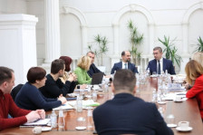 Мицкоски објави дека со министрите работат и во недела: Мораме да ја завршиме домашната задача