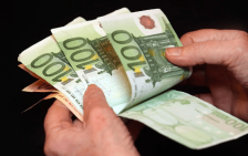 Просечната нето плата во Хрватска достигна 1.470 евра