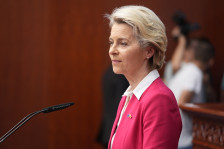 Фон дер Лајен ја поздрави одлуката за замрзнување на руските државни средства на неодредено време