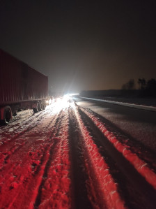 Снежната бура во Полска предизвика хаос во сообраќајот