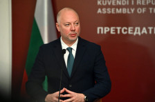 Бугарскиот парламент едногласно ја прифати оставката на владата