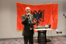 Поведена прекршочна постапка против градоначалникот на Струга – при прославата на Денот на албанското знаме, македонското го немало никаде