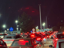 (Видео) Проработе ,,Евзони” километарски колони за влез во Македонија