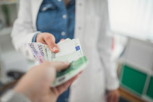 Секој трет граѓанин во земјава дал мито за да му се заврши некоја работа