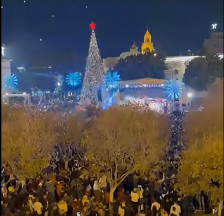 Божиќната елка во Витлеем првпат осветлена од почетокот на војната во Појасот Газа