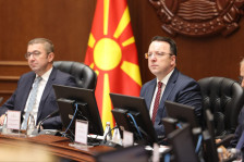 Мицкоски контра Николоски: 450 камиони од Македонија не може да ја загрозат европската економија, ЕУ треба да покаже вистински како седи зад своите партнери