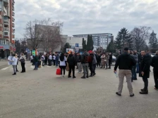 Повторно протест на кумановци пред зградата на УЈП
