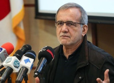 Пезешкијан: Нападот врз Хамнеи значи „тотална војна“