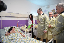 Ѓорѓиевски го посети првороденото бебе: Добредојде, Евгенија – ти си најубавиот почеток на новата година