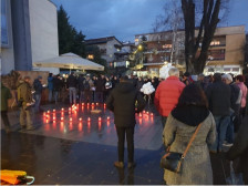 Кочани оддаде почит за жртвите од Кран Монтана