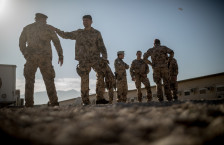 Германските војници го напушија Гренланд неколку часа откако Трамп се закани со царини