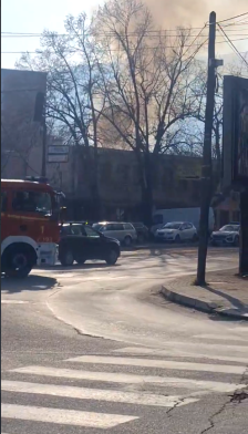 (Видео) Пожар во автомеханичарска работилница кај Тутунски комбинат