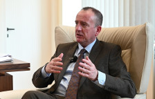 Таравари ги повикува Влен да го прекинат потчинувањето и молкот по изјавата на премиерот дека нема Уставни промени без исполнување на Владините услови