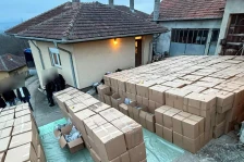 Наместо кисели краставички, магацин полн со марихуана: Пет тони дрога пронајдени во друштво на советникот на Вучиќ