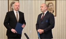 Жељазков го врати мандатот за формирање влада веднаш откако го доби од претседателот Радев