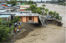 Големи поплави во Индонезија – 14 мртви, 18 повредени, повеќе од 400 евакуирани