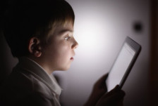 Француското собрание ја одобри забраната за социјални медиуми за лица под 15 години