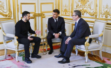 Западните лидери на разговори со Зеленски во Париз за иднината на Украина