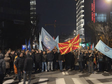 (Во живо) Започна протестот на работниците за повисоки плати!