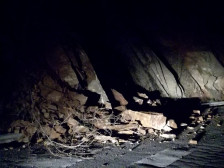 Прекин на сообраќајот на овие патни правци поради одрони и поплави!