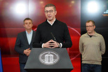 Владата, УПОЗ и САДУ договорија етапно покачување на платите во администрацијата